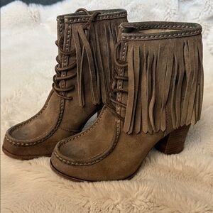FRYE Parker Suede Ankle Boots 6